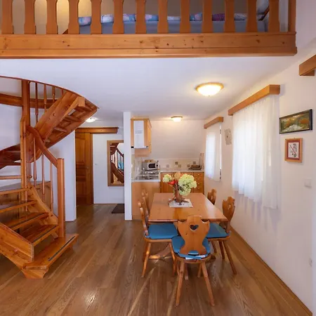 Apartma In Jezerci * Gozd Martuljek