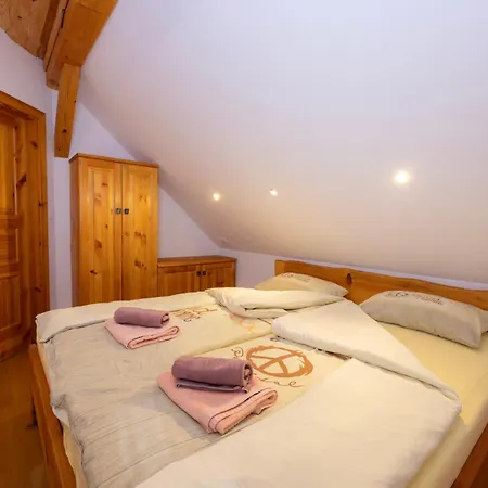 Apartma In Jezerci
