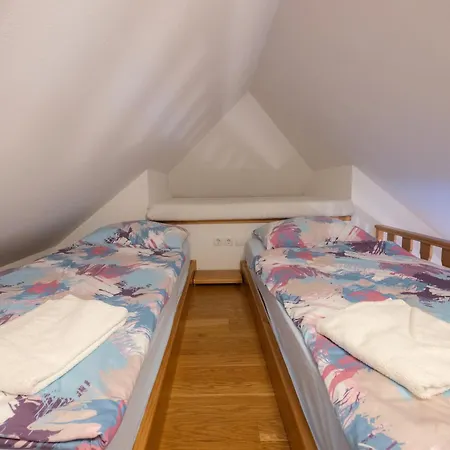 Apartma In Jezerci Lejlighed Gozd Martuljek