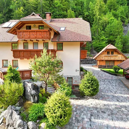 Apartma In Jezerci Gozd Martuljek