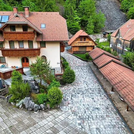 Apartma In Jezerci *