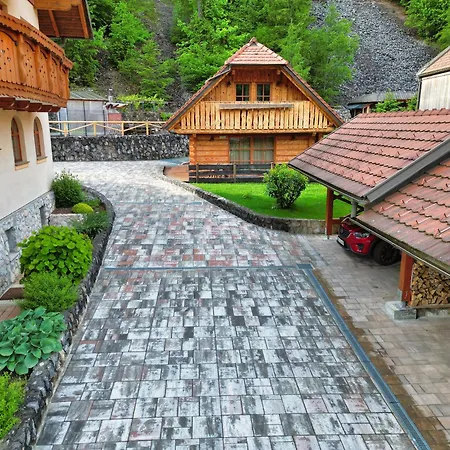 公寓 Apartma In Jezerci *